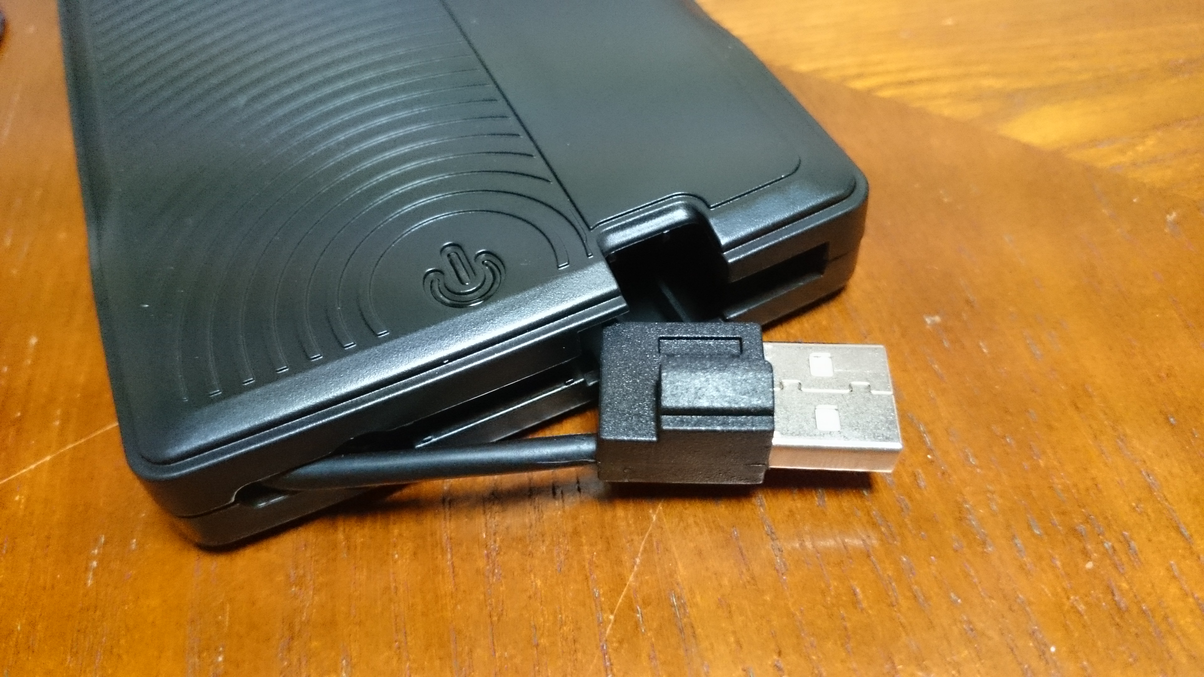 玄人志向　SSD/HDDケース　USB収納
